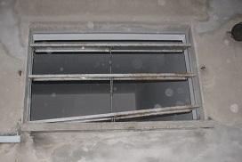 Banda di professionisti fa razzia in un salumificio 