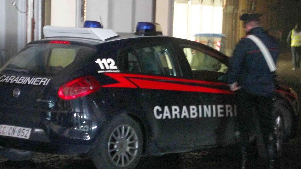Minaccia di suicidarsi Lo salvano i carabinieri