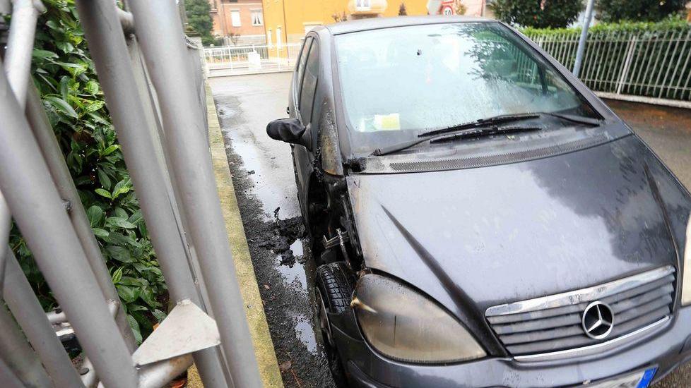 Incendiata una macchina a Coviolo