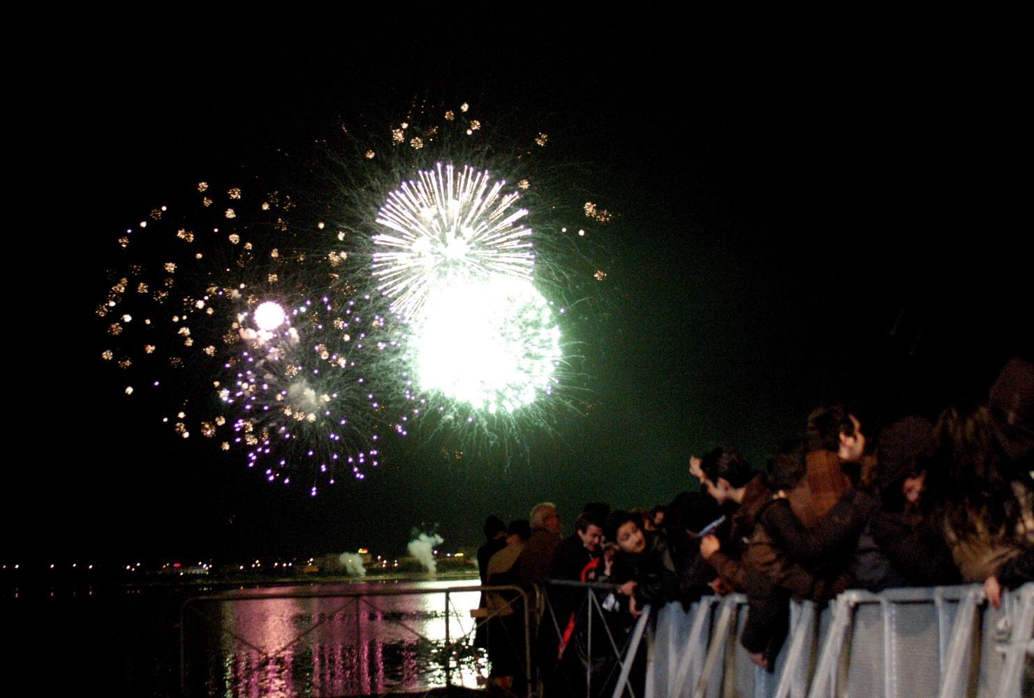 Fuochi d'artificio al molo Brin per il Capodanno 