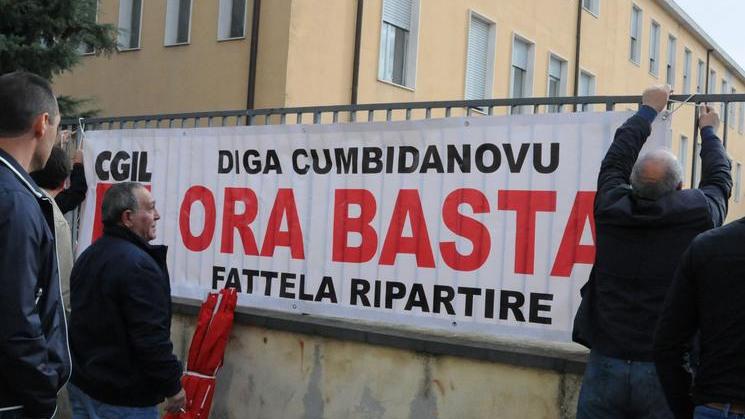 Diga di Cumbidanovu, sit-in davanti al Consorzio
