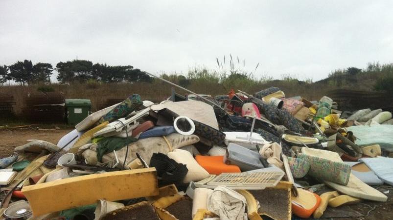 L’isola ecologica chiusa a oltranza