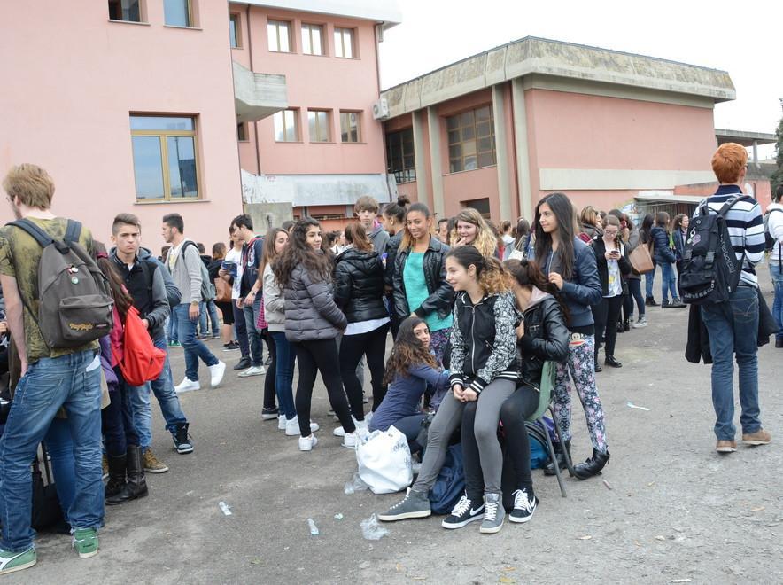 Il liceo Gramsci è a pezzi, scatta lo sciopero bianco 
