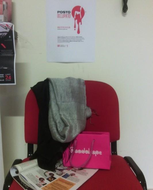 25 novembre Sedia vuota per riflettere 