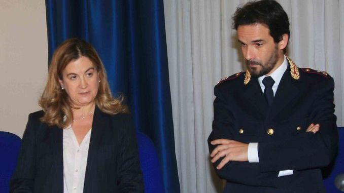 Picchia e bastona per anni la moglie, arrestato