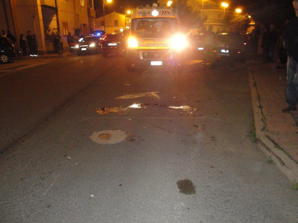 Il tratto di via Nazionale scarsamente illuminato in cui sono stati investiti marito e moglie