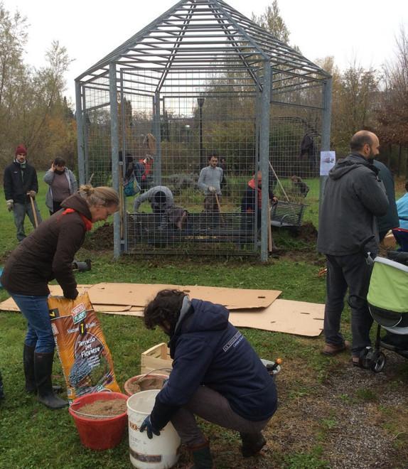 Tutti al lavoro per rinverdire il parco Giovanni Paolo II