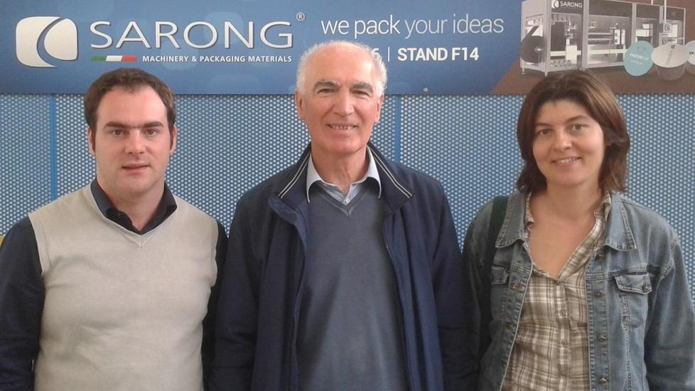 La Sarong aiuta i lavoratori a pagare le rette dell’asilo