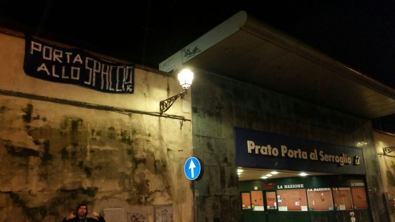 Lo striscione di Azione Giovani a Porta al Serraglio