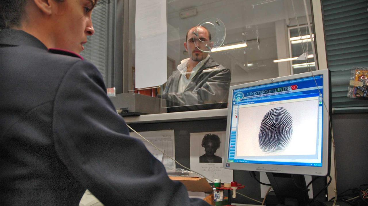 Un ufficio passaporti (foto d'archivio)