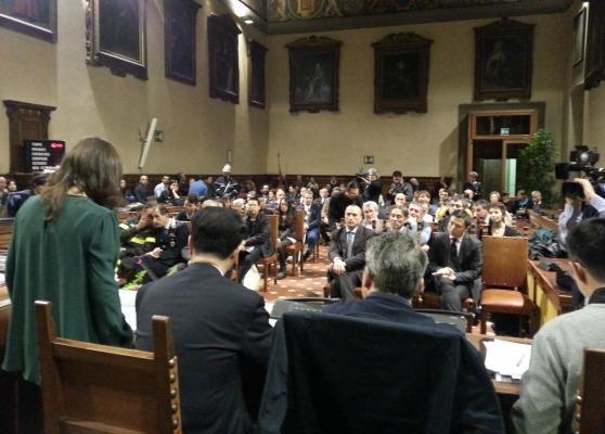 Il salone consiliare del Palazzo comunale durante la commemorazione della strage del Macrolotto