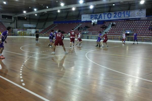 Un'azione di gioco della Pallamano Prato