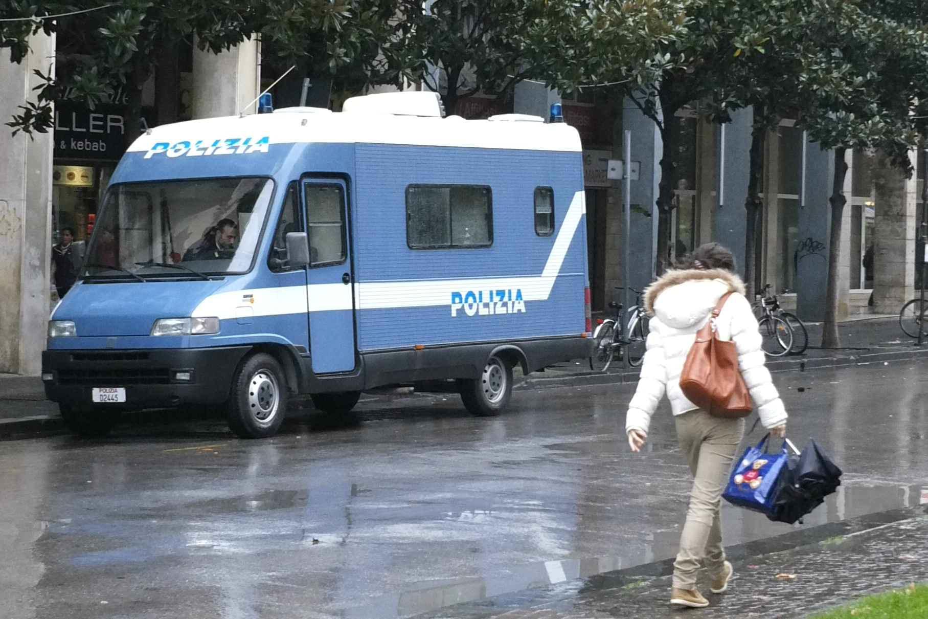 Un presidio della polizia alla stazione