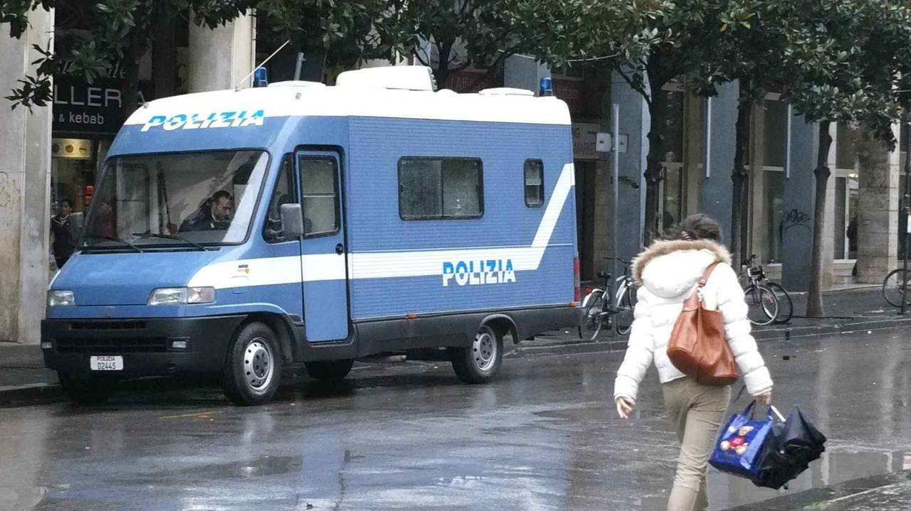 Un presidio della polizia alla stazione