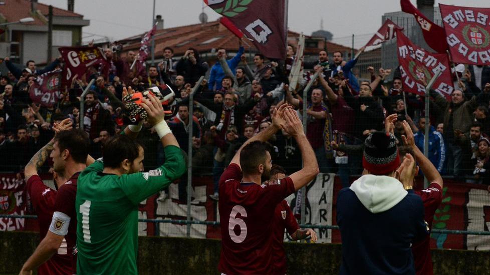 La curva Sud si è trasferita allo stadio dei Marmi