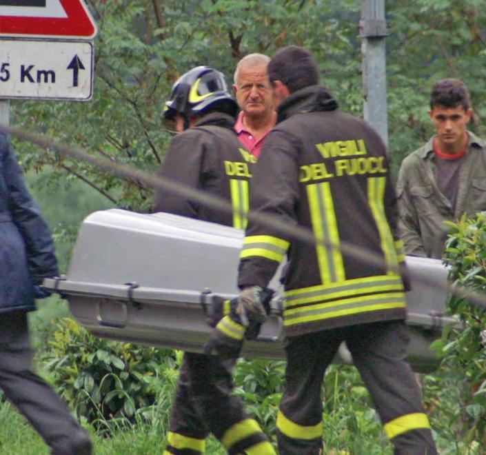 Cade in un canale di scolo e muore per assideramento 