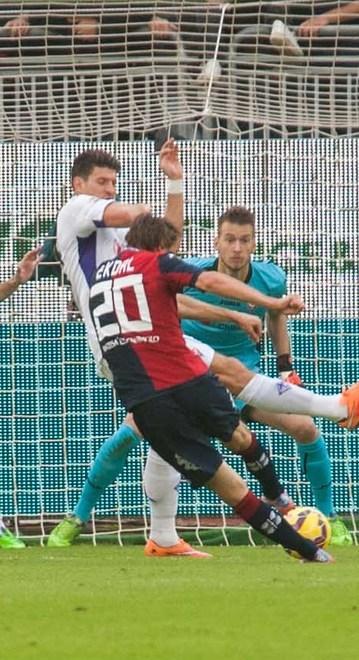 Rete viola imbattuta: la giornata stregata delle punte rossoblù 