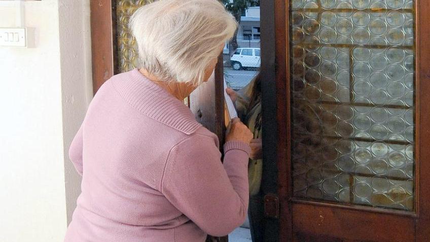Derubata da finta impiegata delle Poste