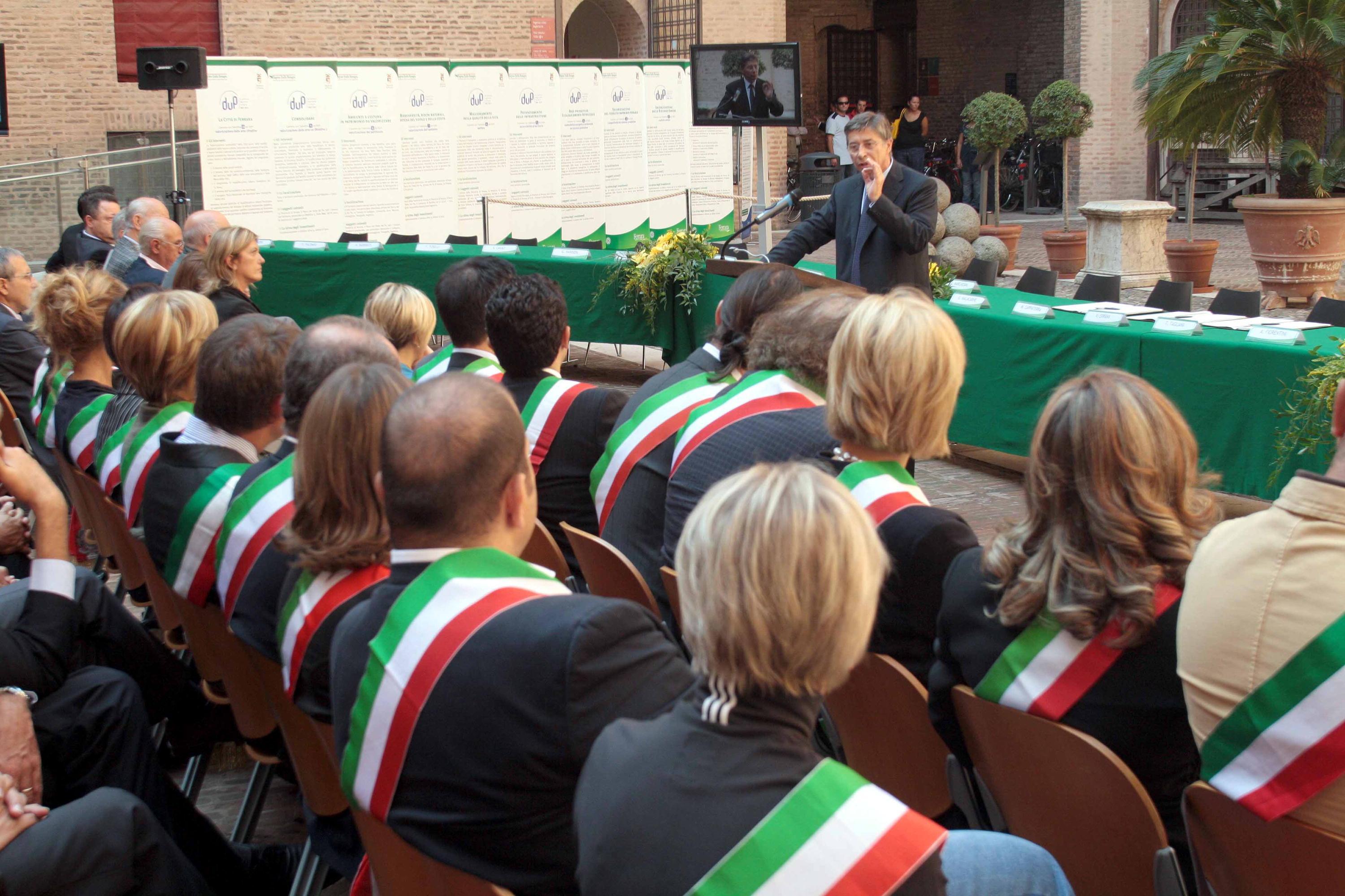 La platea dei sindaci ferraresi