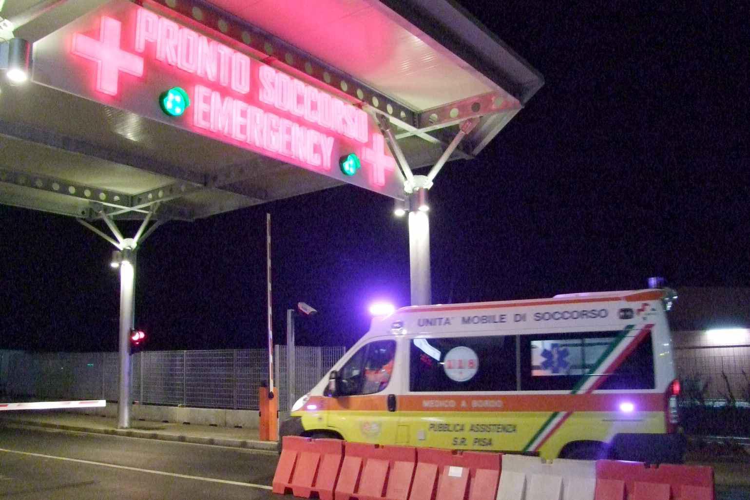 L'ingresso di un'ambulanza al pronto soccorso