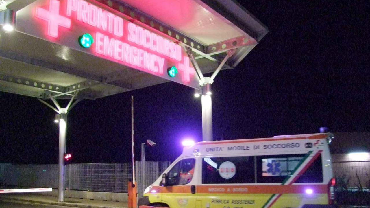L'ingresso di un'ambulanza al pronto soccorso