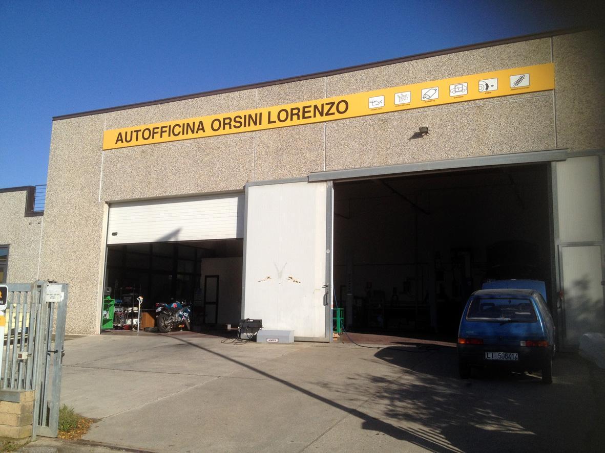 L'esterno dell'officina Orsini a Donoratico