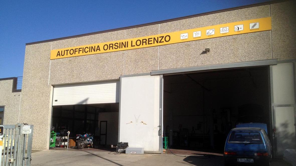 L'esterno dell'officina Orsini a Donoratico