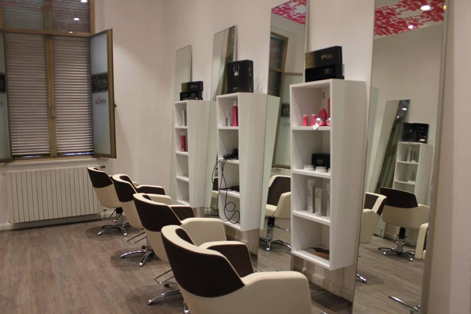 L’Hair Station Academy 23 di piazza della Stazione 23 a Prato