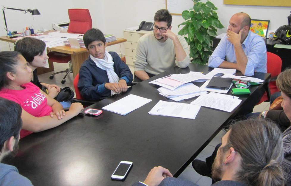 In municipio i bambini lavoratori del Perù 