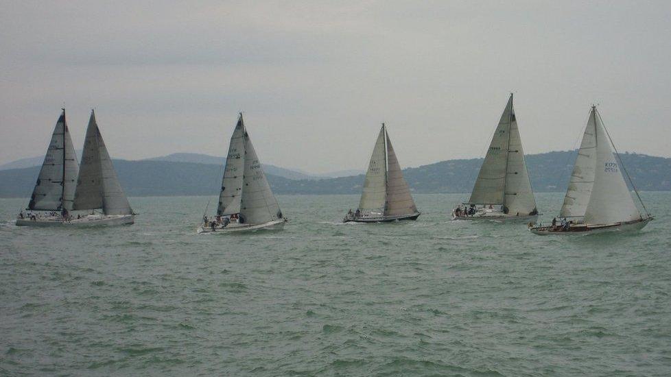 Scontro in regata due barche in avaria