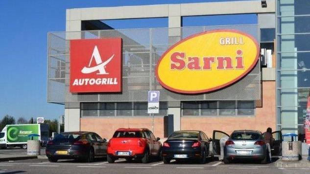 Birre e petardi per i tifosi in sosta