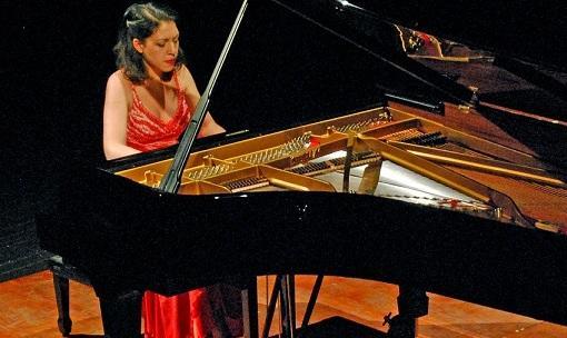 Rassegna di classica domenicale al via con il pianoforte della Rana