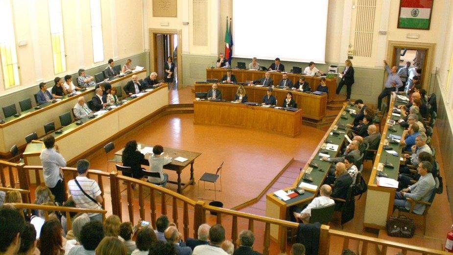 «Sì, nomine clientelari» «No, sindaci in gamba»