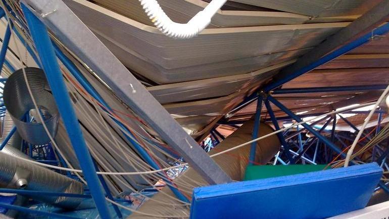 Palasport, tenuta del tetto tre volte sotto la norma