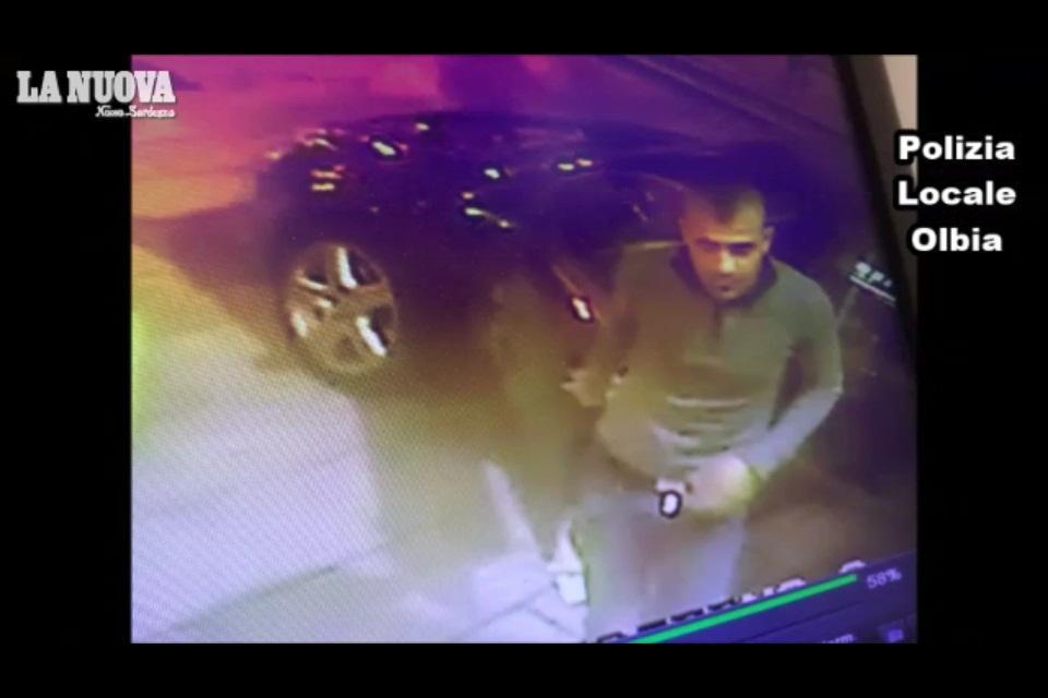 Un fotogramma del video diffuso dalla polizia locale