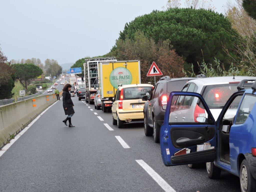 Tamponamento sull'Aurelia, 29enne trasferita alle Scotte  