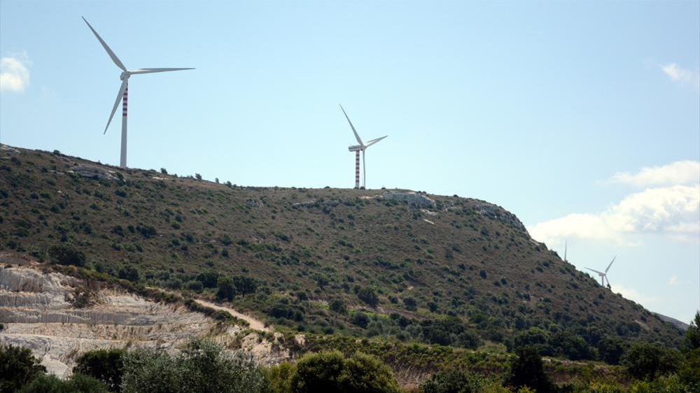 Una centrale eolica in una foto d'archivio