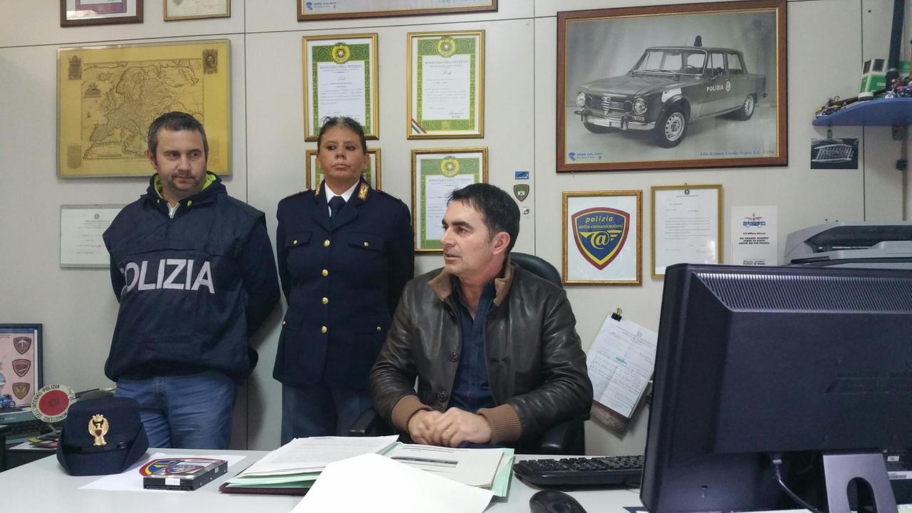 Un momento della conferenza stampa della polizia postale di Grosseto