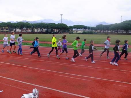 I bambini impegnati nei Giochi della gioventù a Marina di Carrara