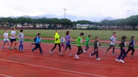 I bambini impegnati nei Giochi della gioventù a Marina di Carrara