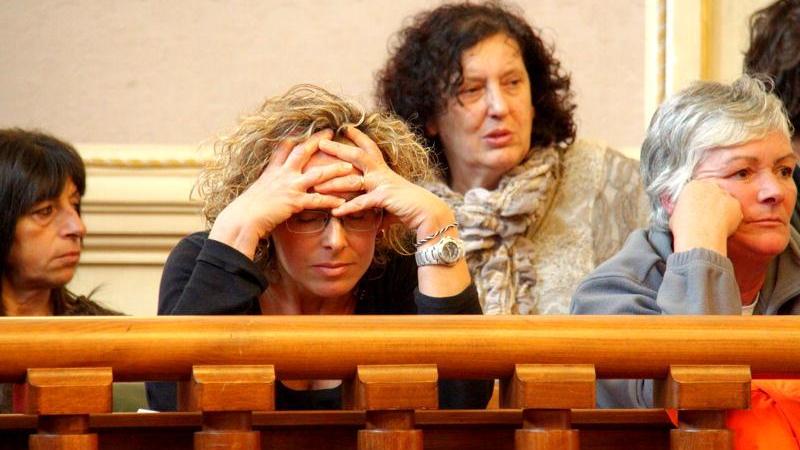 Alcuni lavoratori della Coplat durante la seduta della commissione nel salone consiliare (Marzi/Pentafoto)