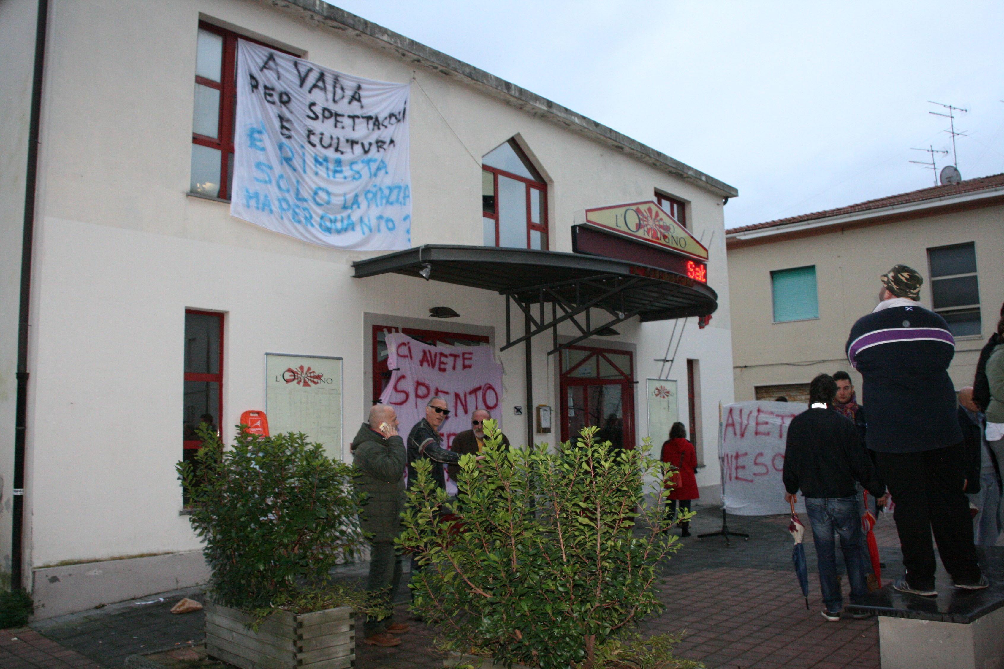 La protesta fuori dall'Ordigno