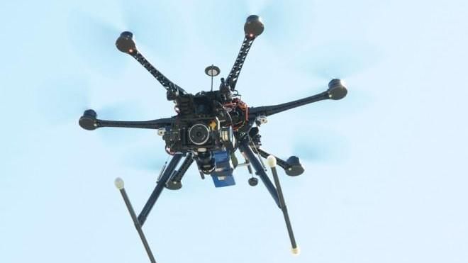 Un drone in volo