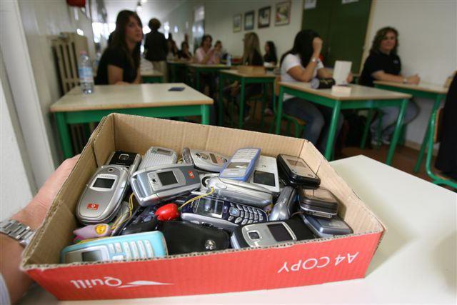 I cellulari ritirati prima della lezione