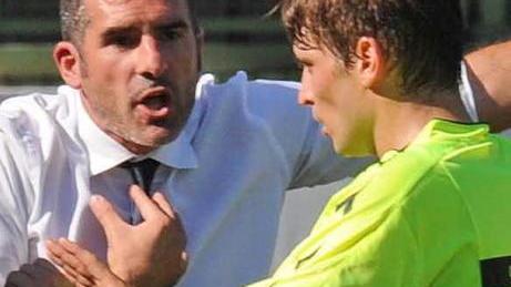 Lucarelli: «I tre errori della terna arbitrale sono stati decisivi»