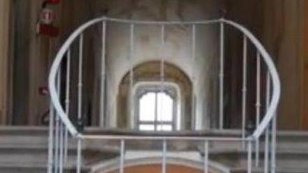 La Certosa mai vista ripresa da un drone Bella, ma anche ferita