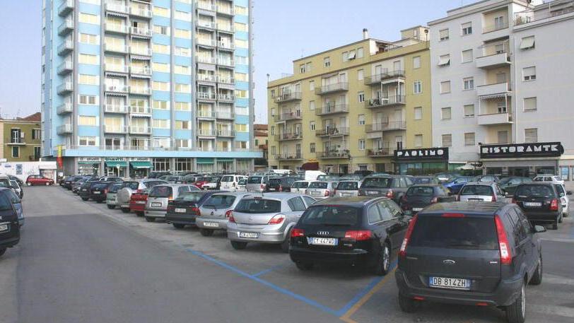 Terrorizzata da due incappucciati