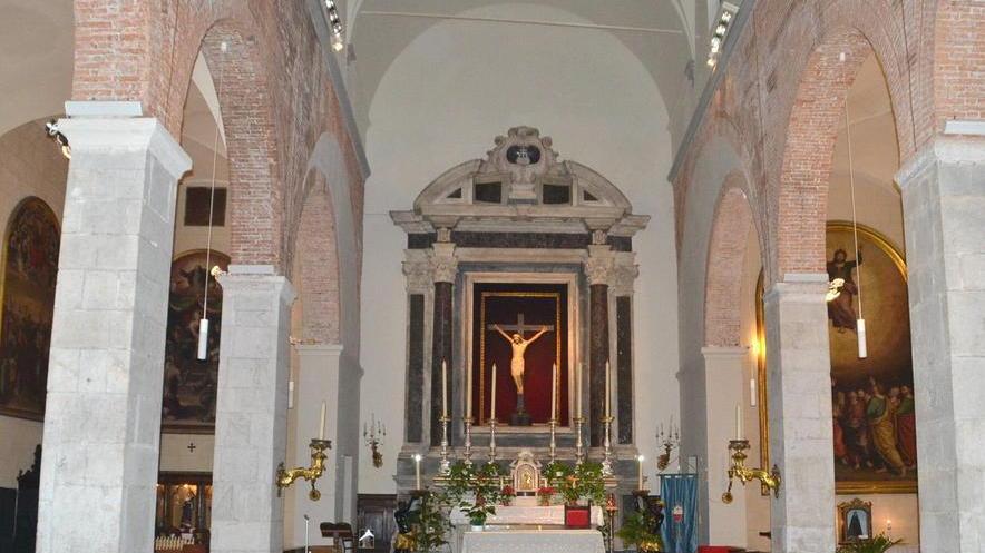 Immortalato dalle telecamere l’autore di un furto in chiesa