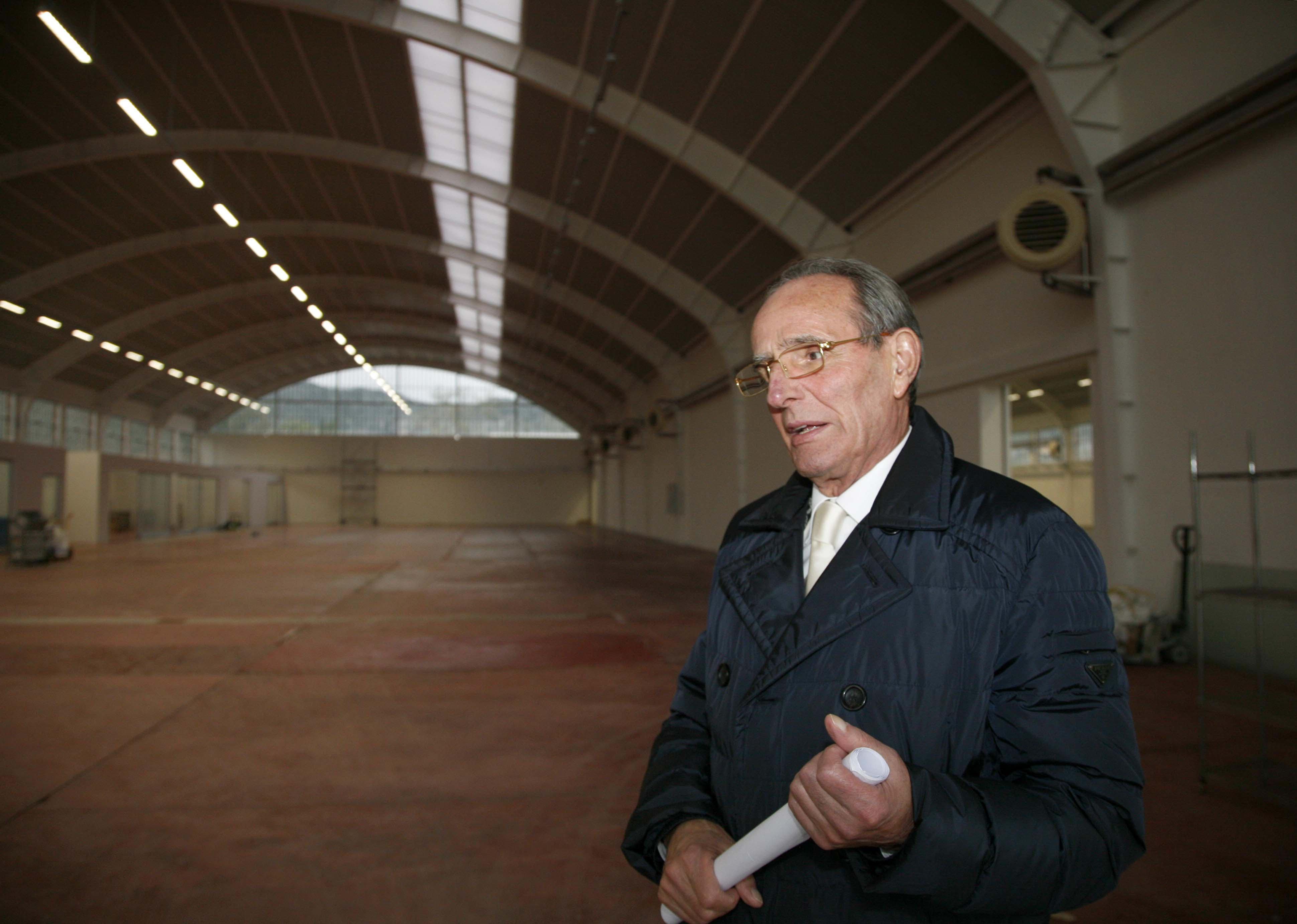 L'imprenditore Aldo Puccetti nel capannone dell'ex Apice