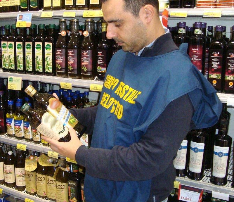 La Forestale sequestra confezioni d'olio 